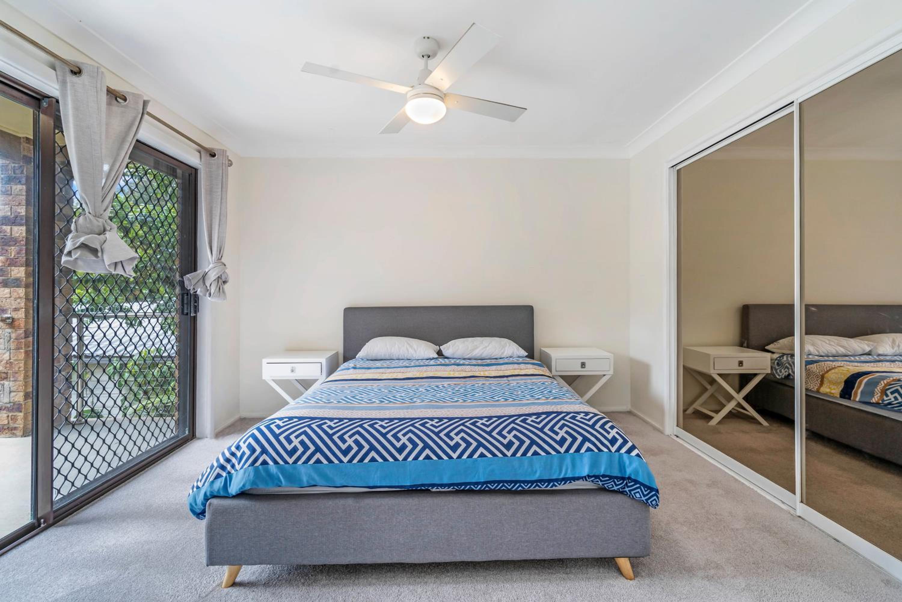 Creel At Hat Head - 8 Hutcheson Street
