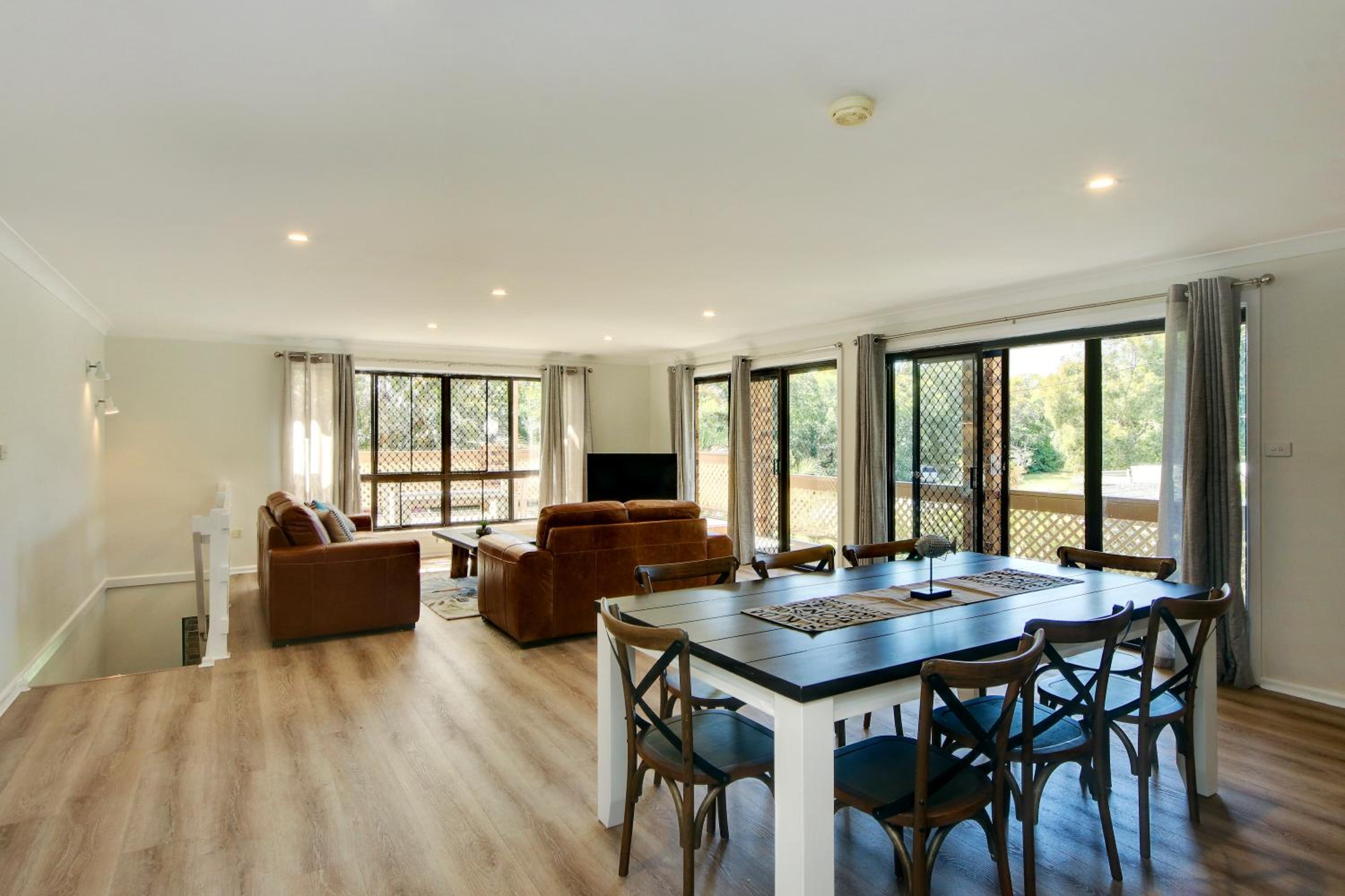 Creel At Hat Head - 8 Hutcheson Street