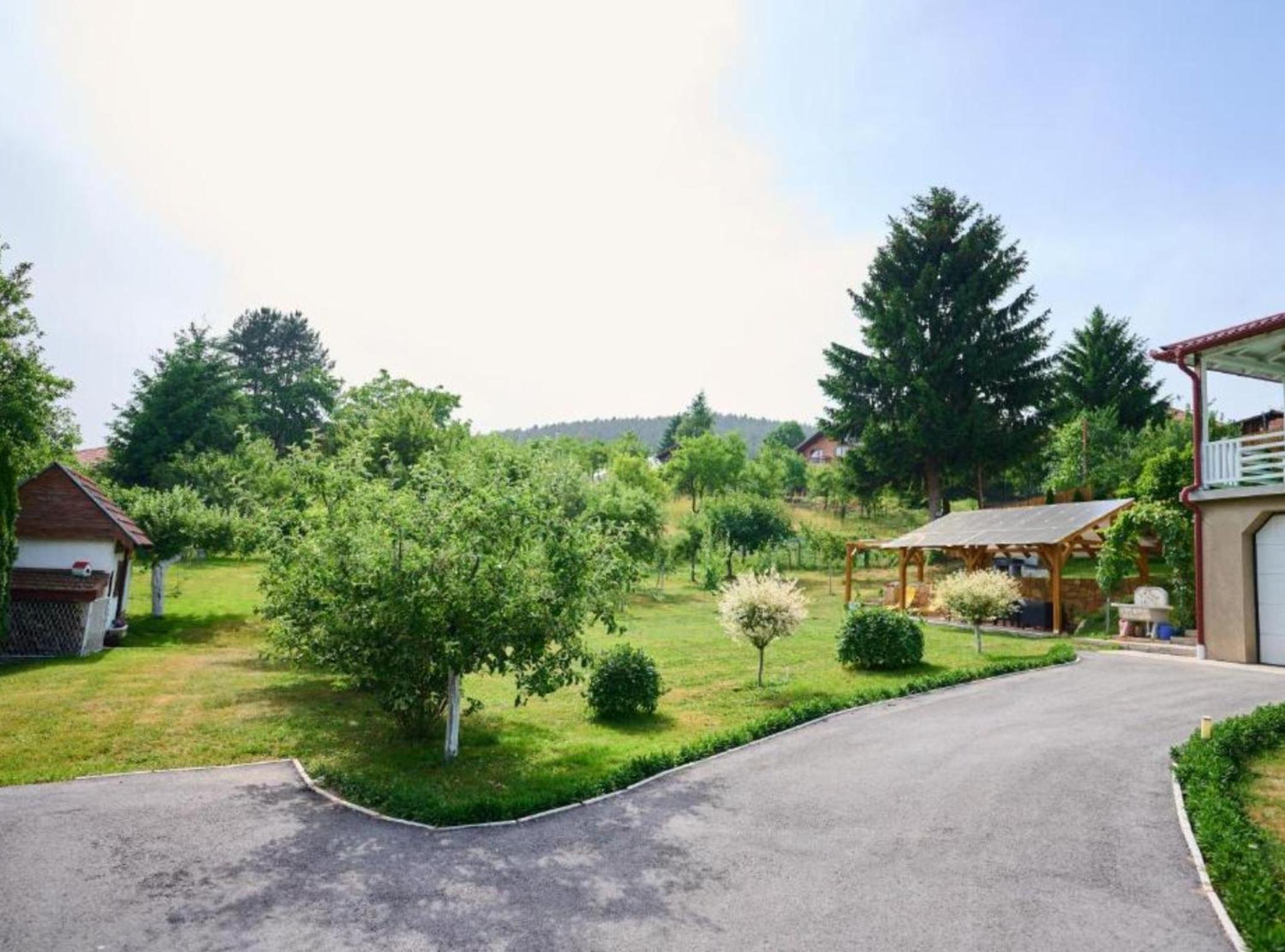 Villa R
