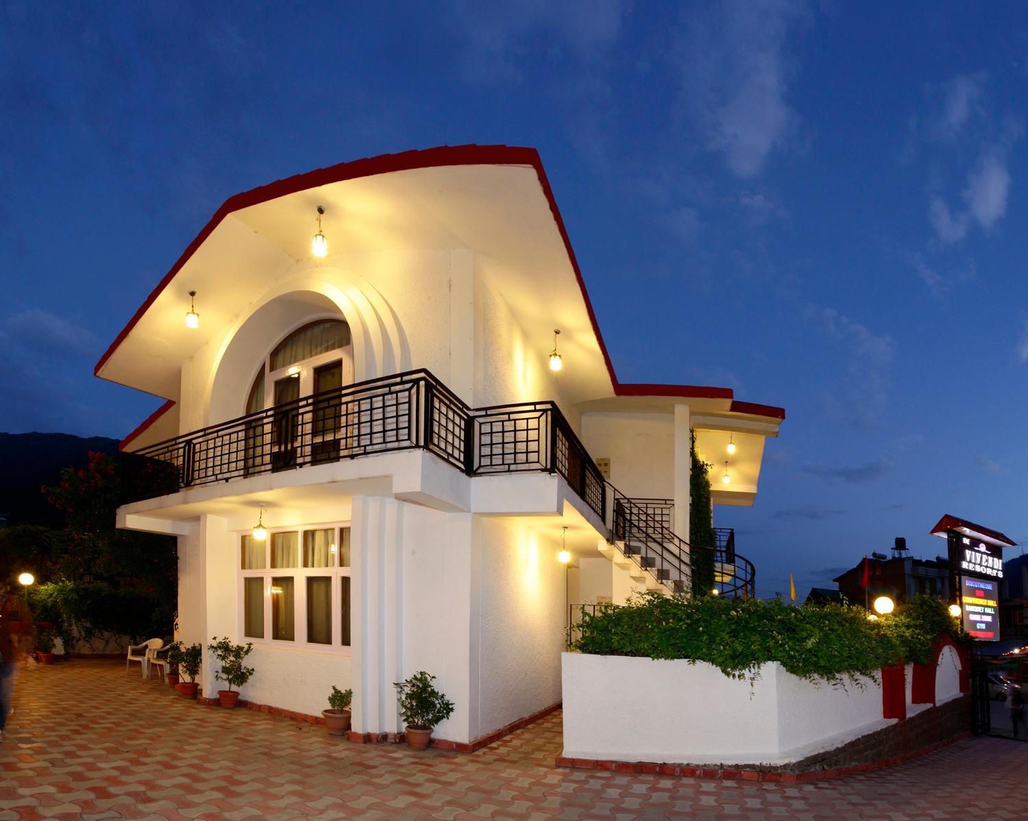 De Vivendi Resorts, Manali with 35000 Sqft Open Lawn
