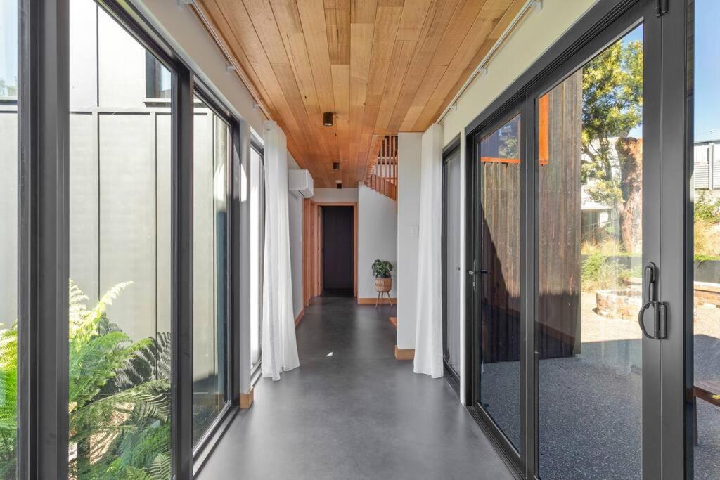 Stunning Trevallyn Retreat