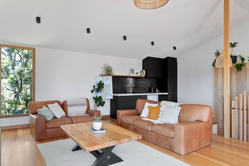 Stunning Trevallyn Retreat