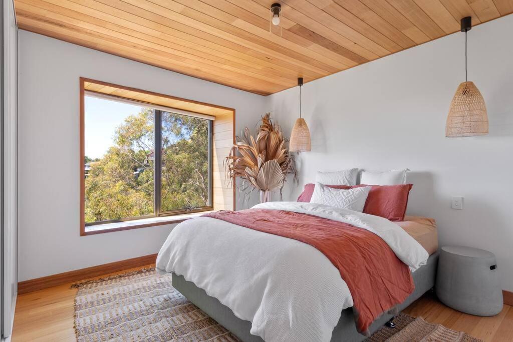 Stunning Trevallyn Retreat