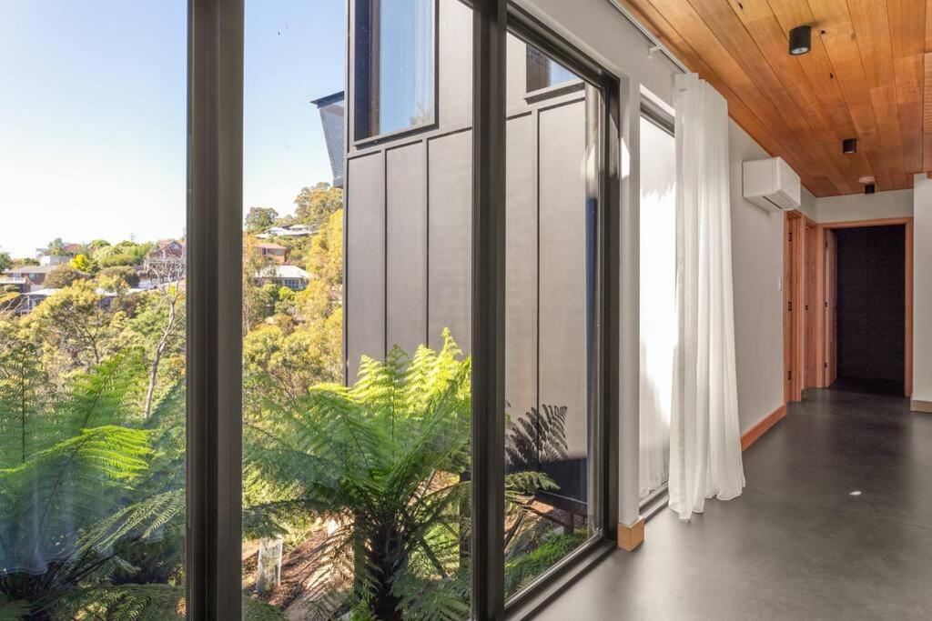 Stunning Trevallyn Retreat