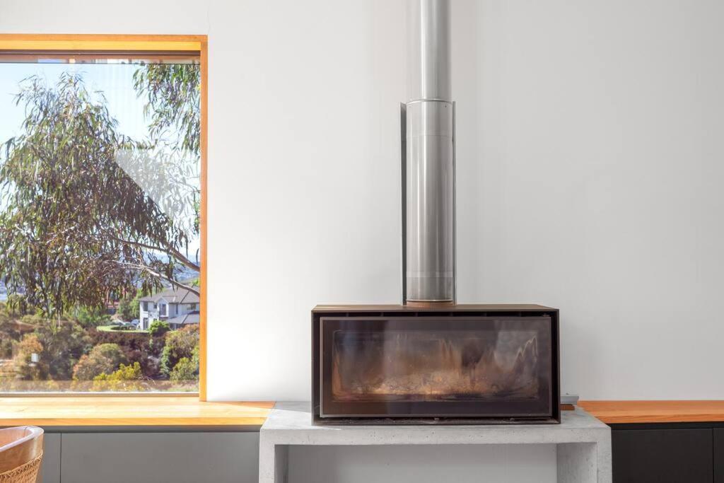 Stunning Trevallyn Retreat