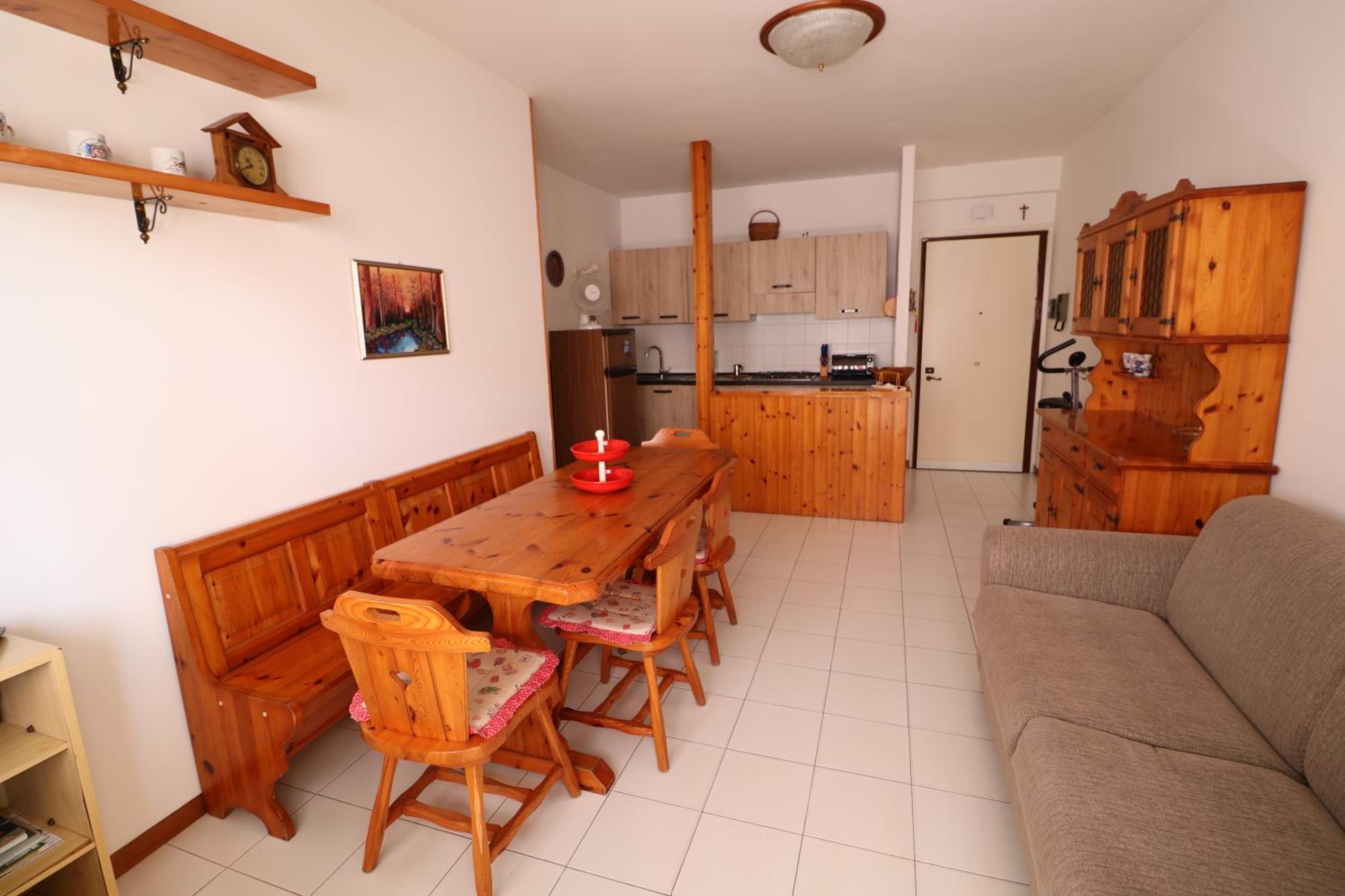 Sea view apartment 3 minutes walk to the beach view 3