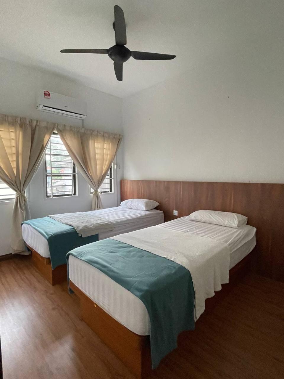 Yenni Astana, Bangi