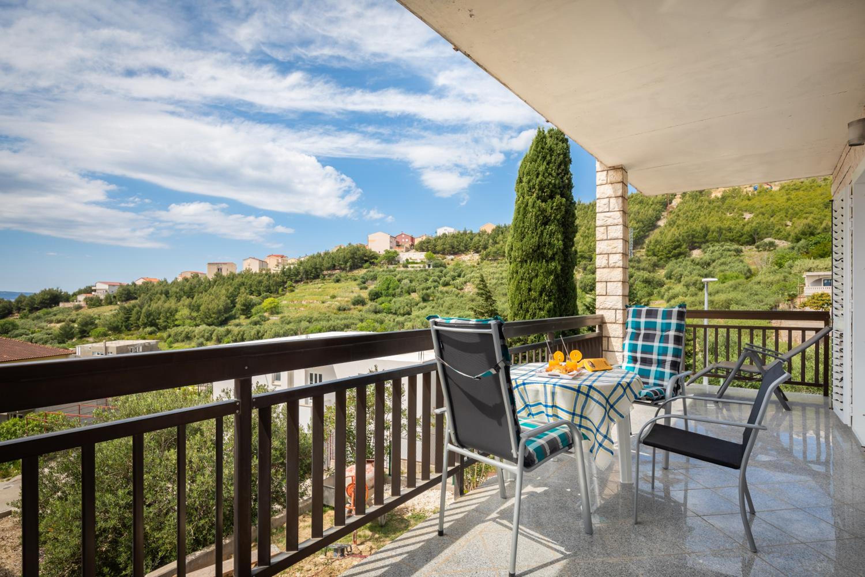 Paramount Apartments
