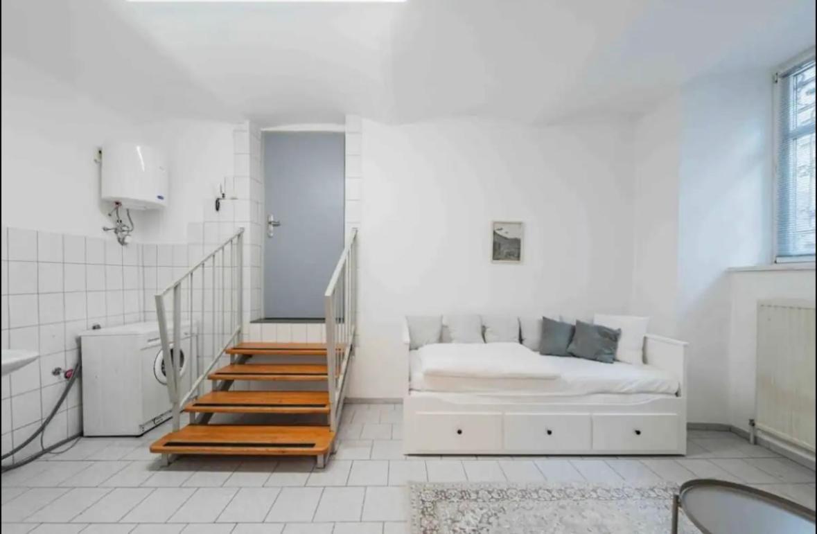 Souterrain Apartment