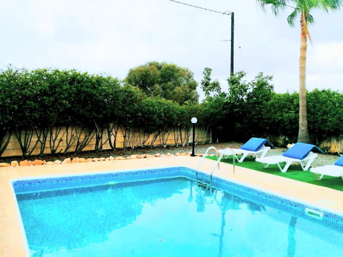 Villa Elena Gardens