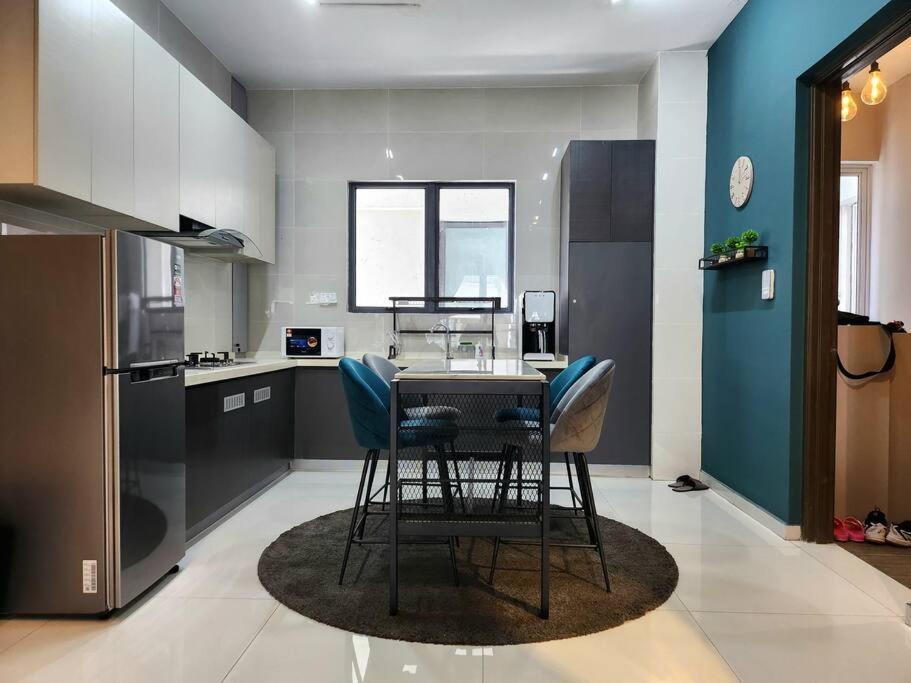 Danga Bay Designer Suites KKS Plus Collection