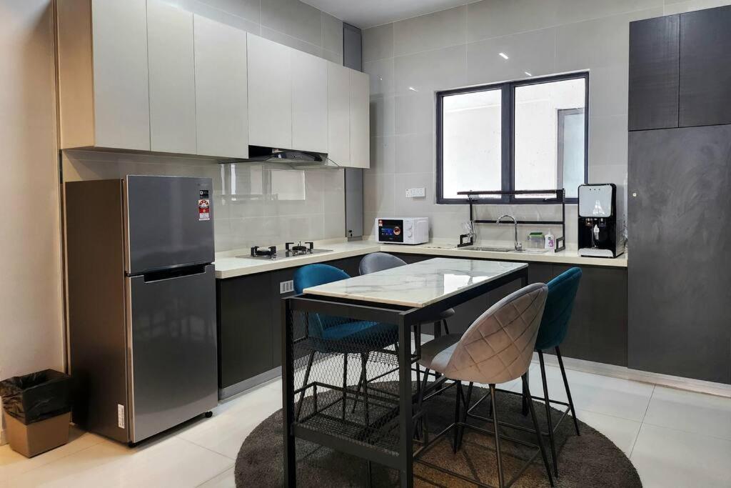 Danga Bay Designer Suites KKS Plus Collection