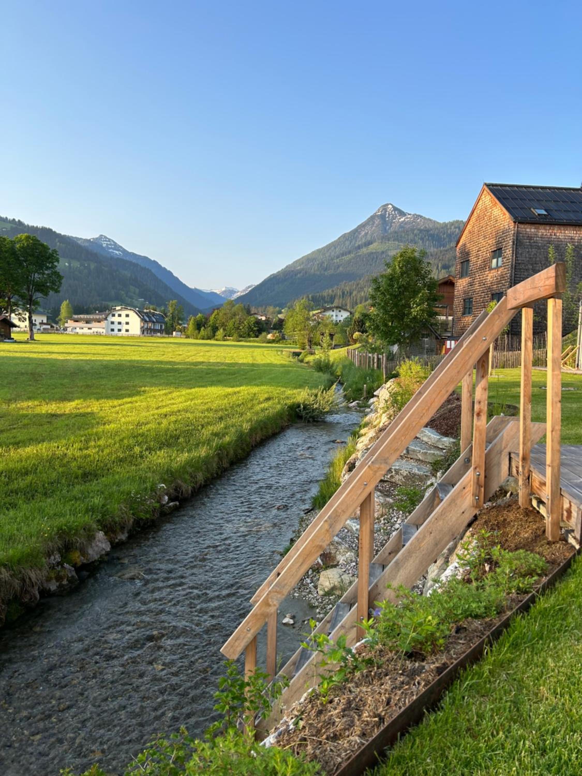 Tanners Chalet Apartments