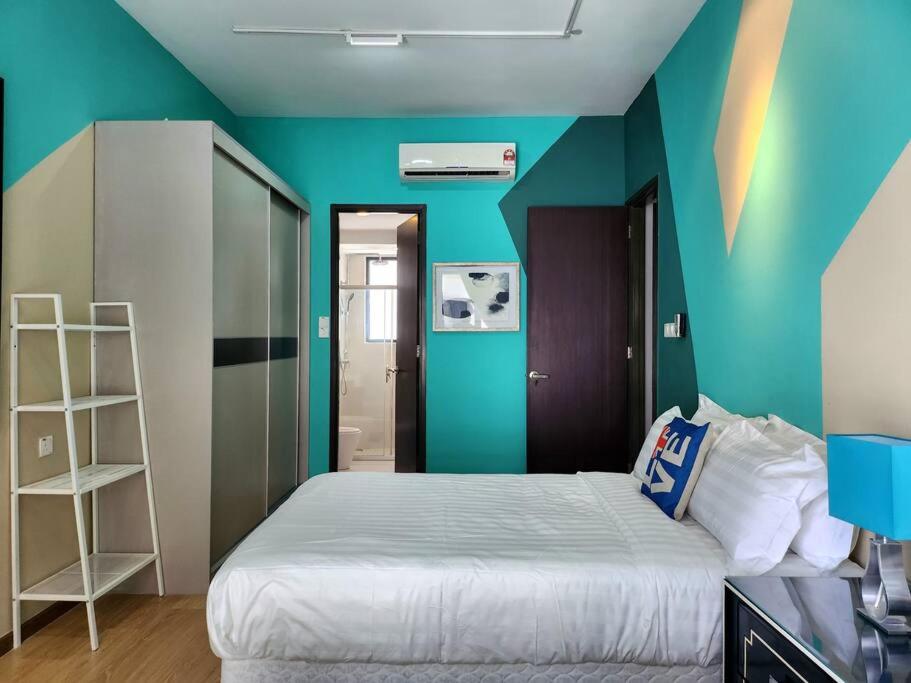 Danga Bay Designer Suites KKS Plus Collection