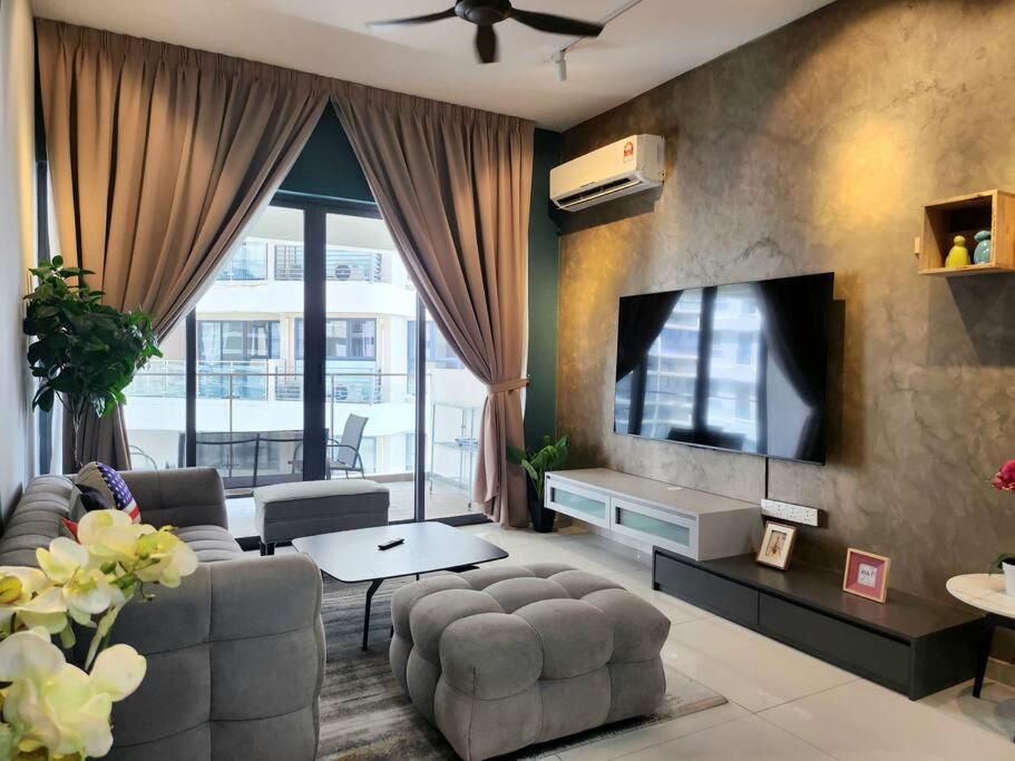 Danga Bay Designer Suites KKS Plus Collection