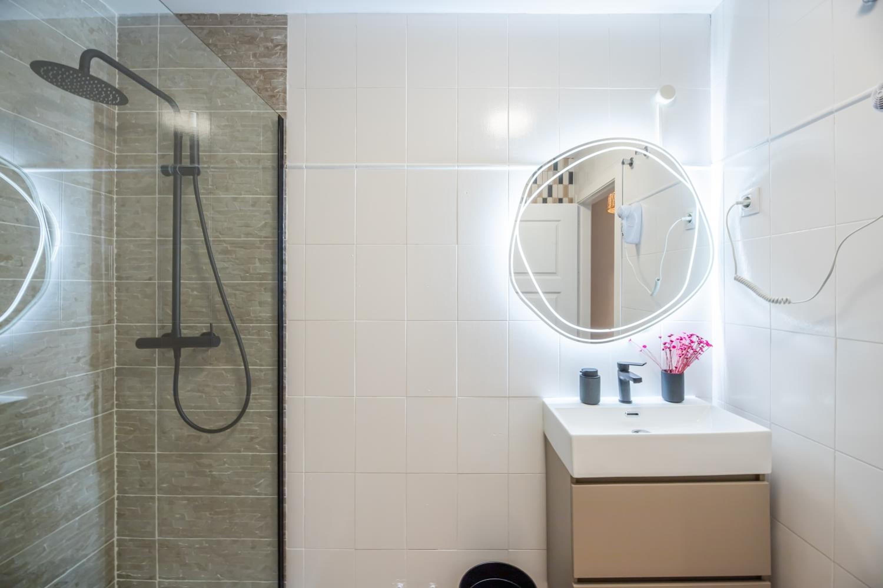 Charming 4-Bedroom Apartment in Malaga's Historic Center