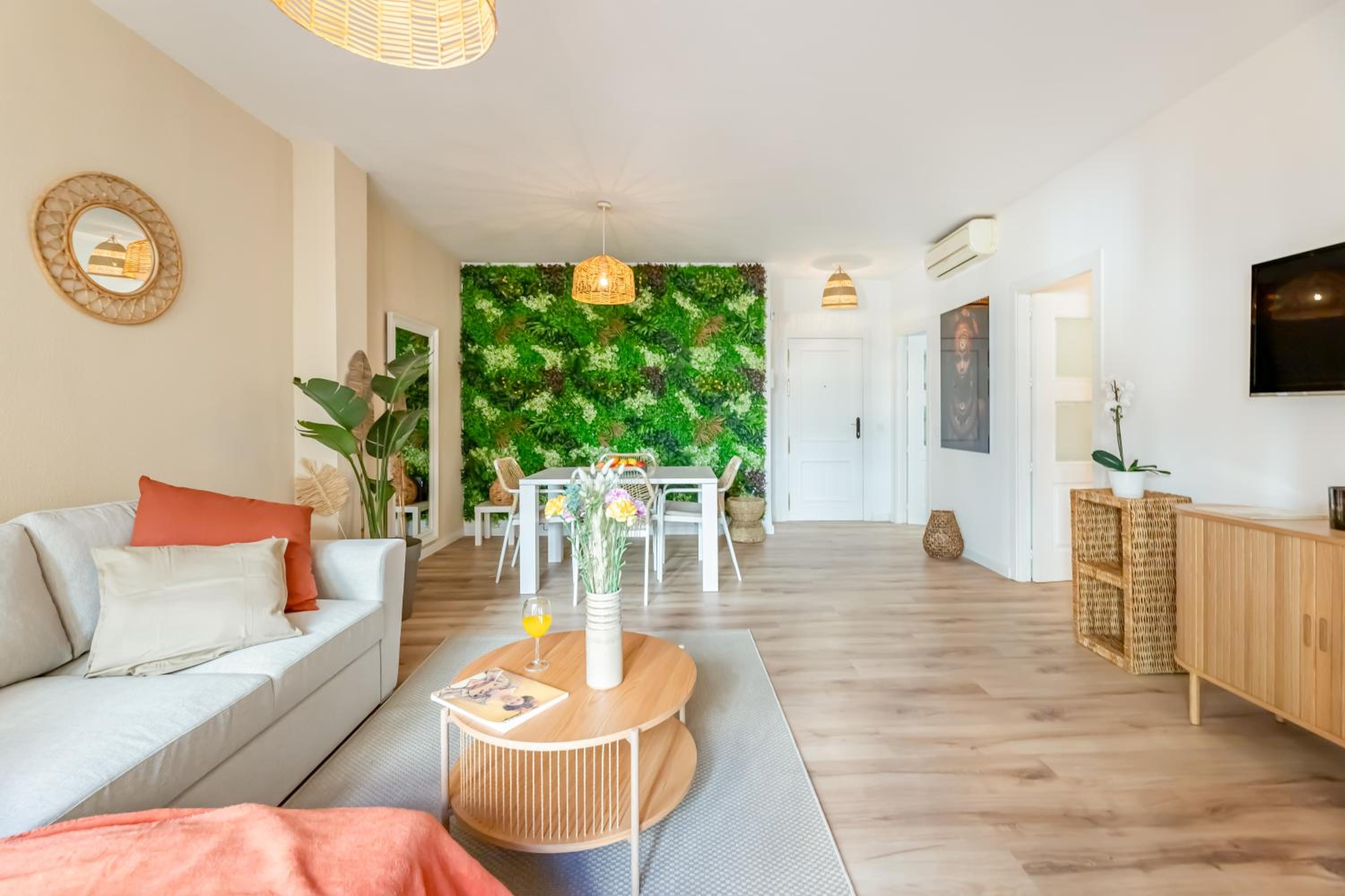 Charming 4-Bedroom Apartment in Malaga's Historic Center