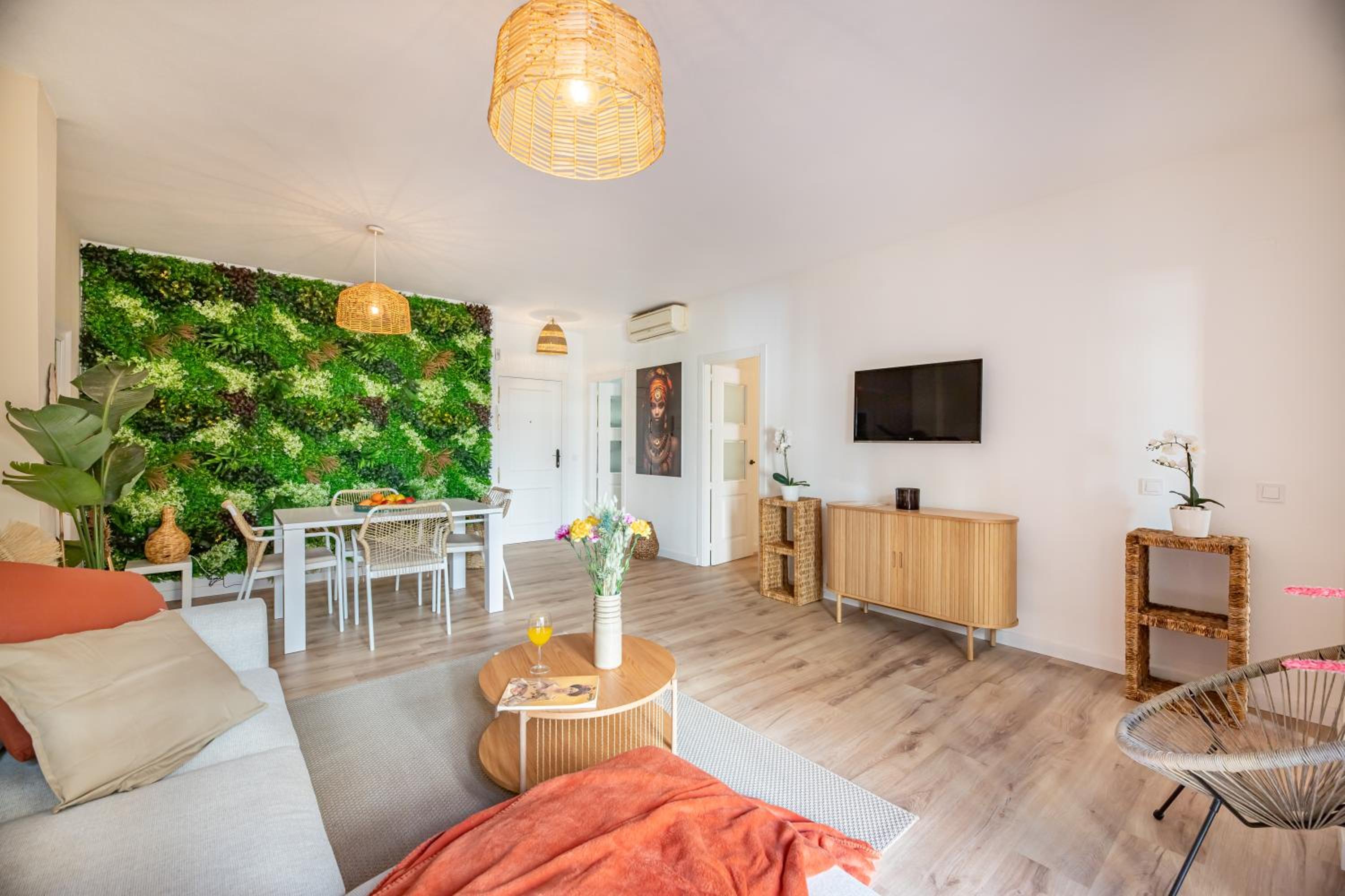 Charming 4-Bedroom Apartment in Malaga's Historic Center