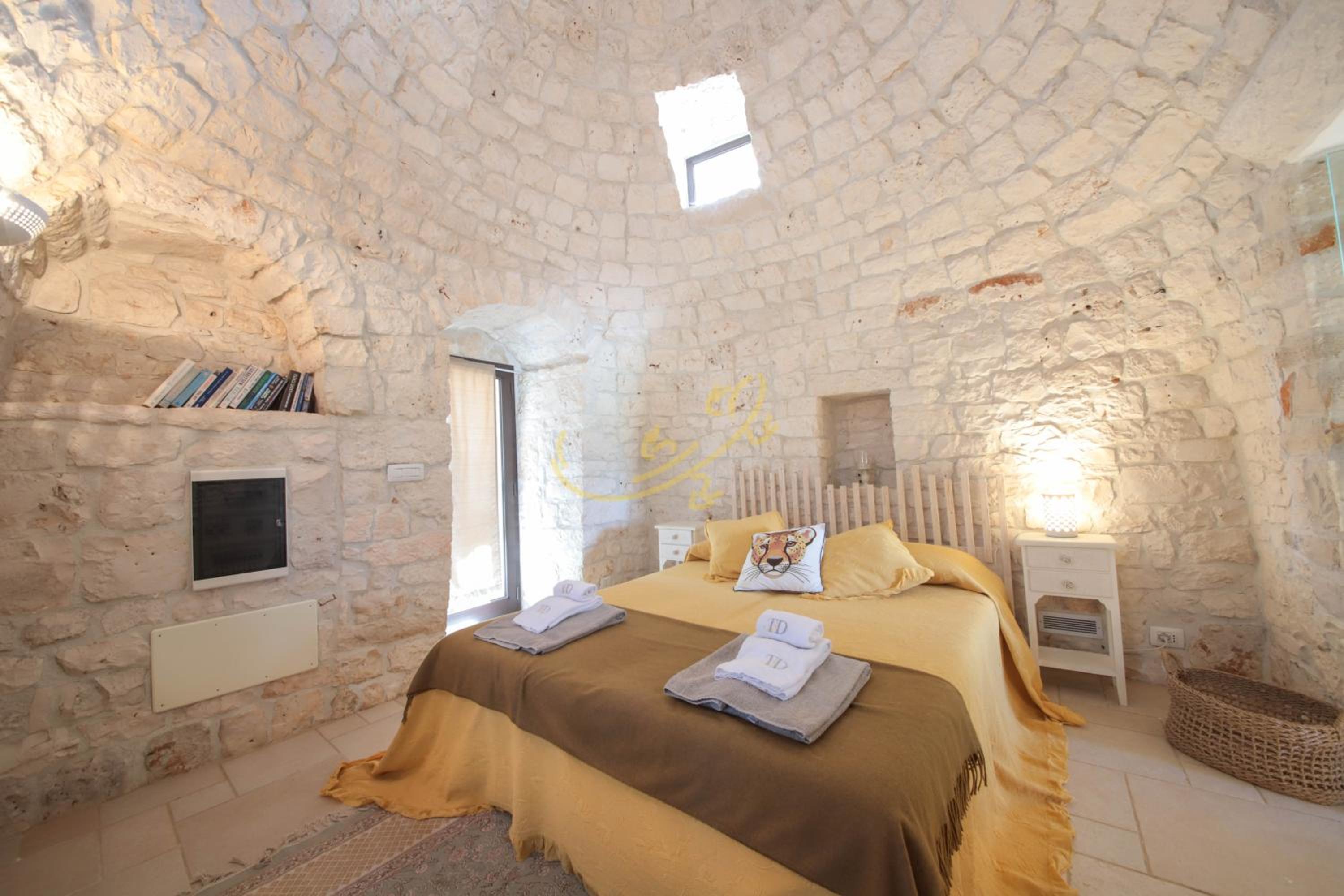 TD Trulli della Lama Private Trulli with Pool view 4