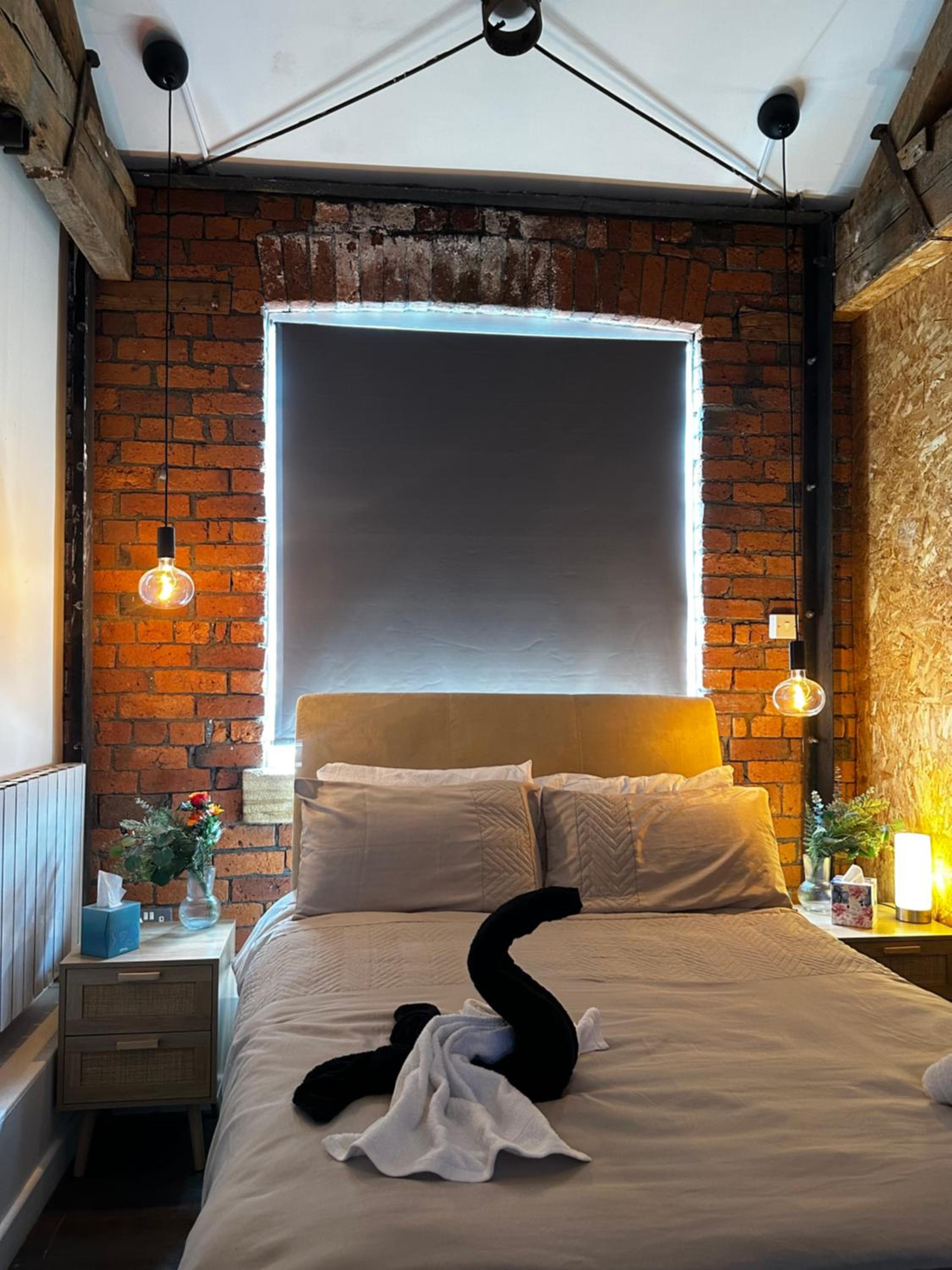 Industrial Escape - Kelham Island, Free Parking & Walkable Bars view 3
