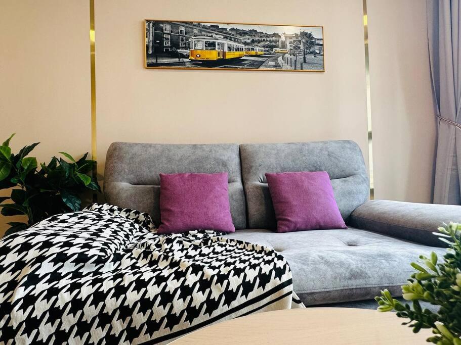 MVD19#Family Suite 8pax 3 Rooms M Vertica Velocity Mall Cheras IKEA Mytown Short Walk to MRT & LRT Maluri