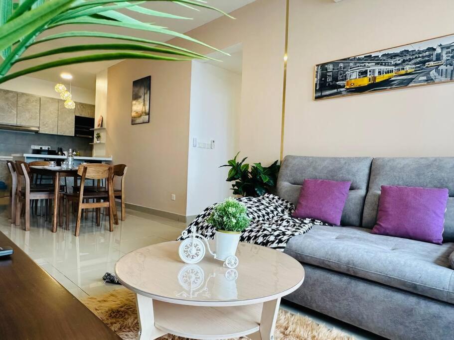 MVD19#Family Suite 8pax 3 Rooms M Vertica Velocity Mall Cheras IKEA Mytown Short Walk to MRT & LRT Maluri