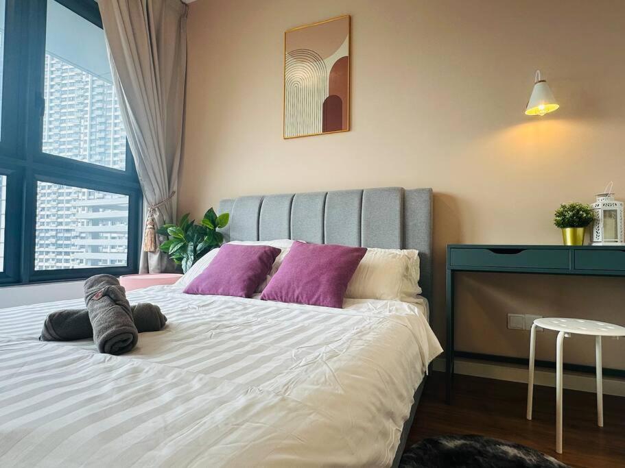 MVD19#Family Suite 8pax 3 Rooms M Vertica Velocity Mall Cheras IKEA Mytown Short Walk to MRT & LRT Maluri