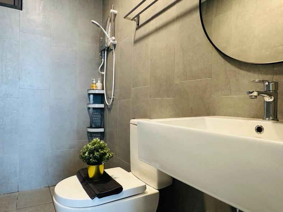 MVD19#Family Suite 8pax 3 Rooms M Vertica Velocity Mall Cheras IKEA Mytown Short Walk to MRT & LRT Maluri