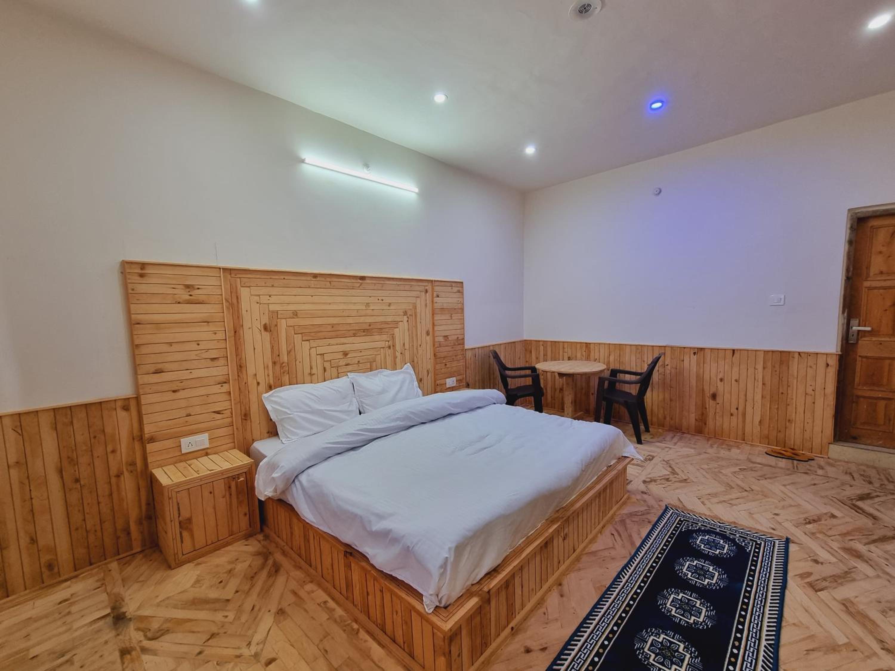 Dalhousie Hideaway4BR Homestay by Homeyhuts view 2