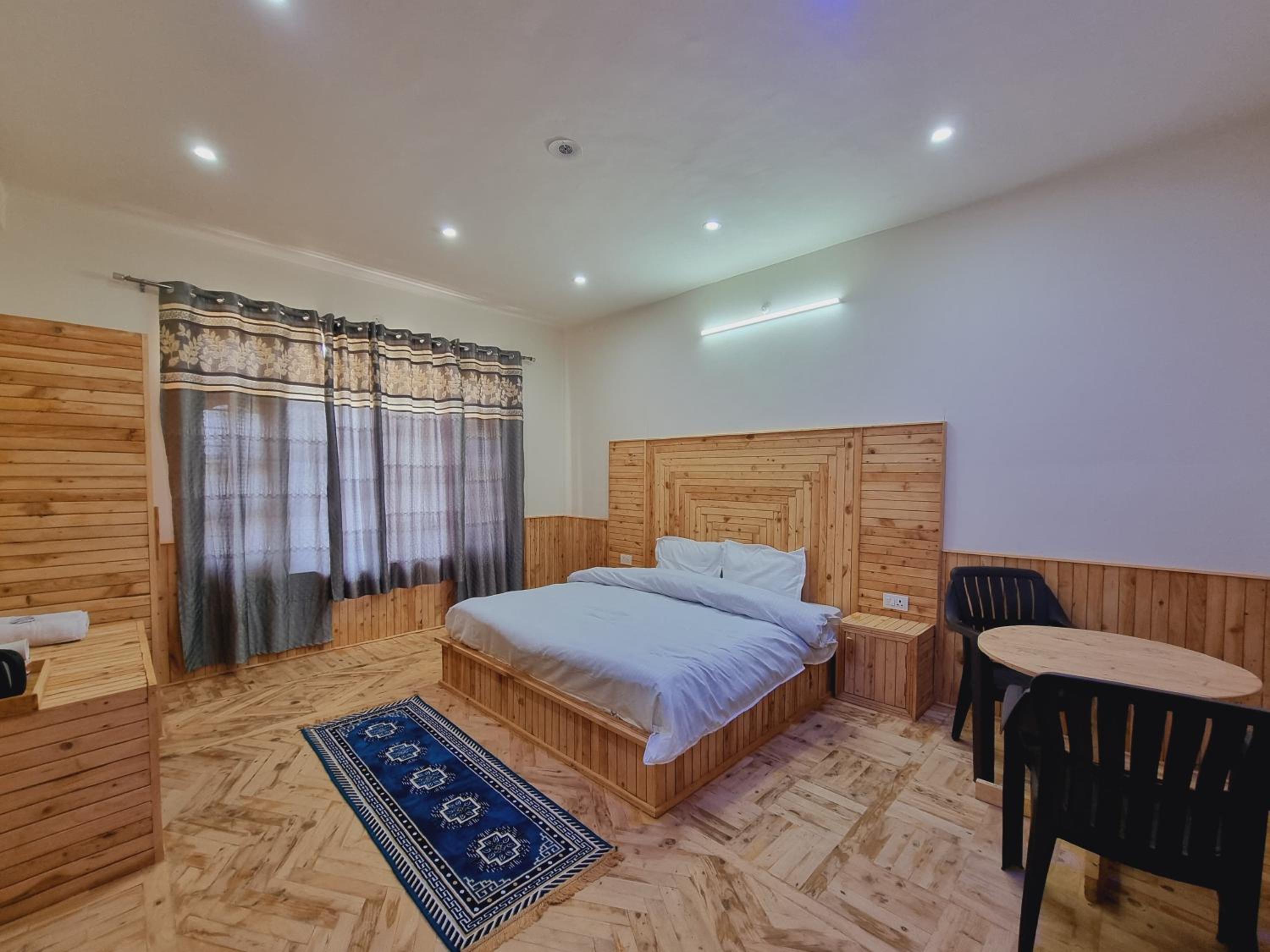 Dalhousie Hideaway4BR Homestay by Homeyhuts view 3