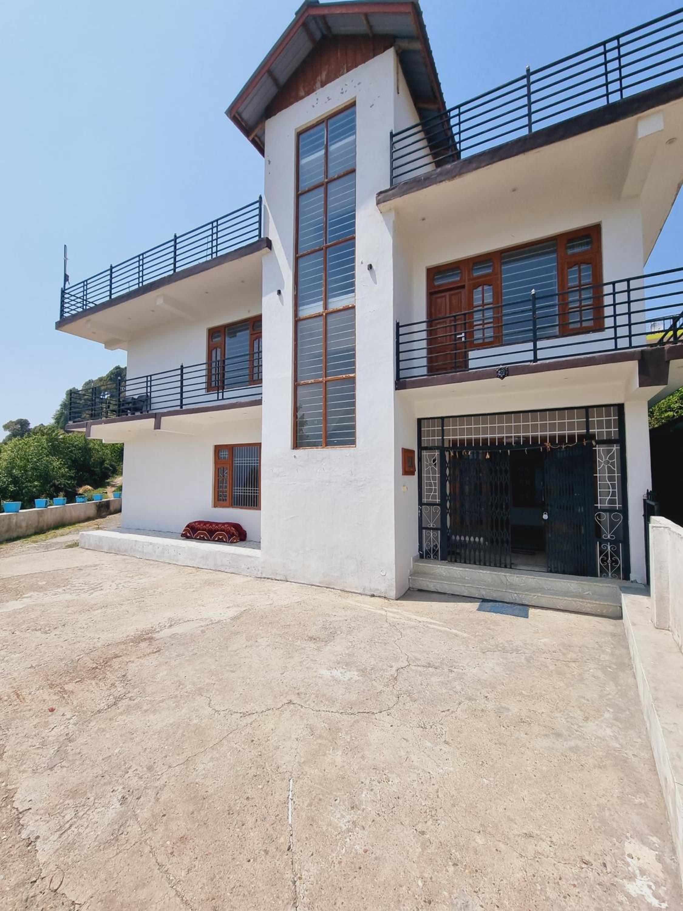 Dalhousie Hideaway4BR Homestay by Homeyhuts view 5