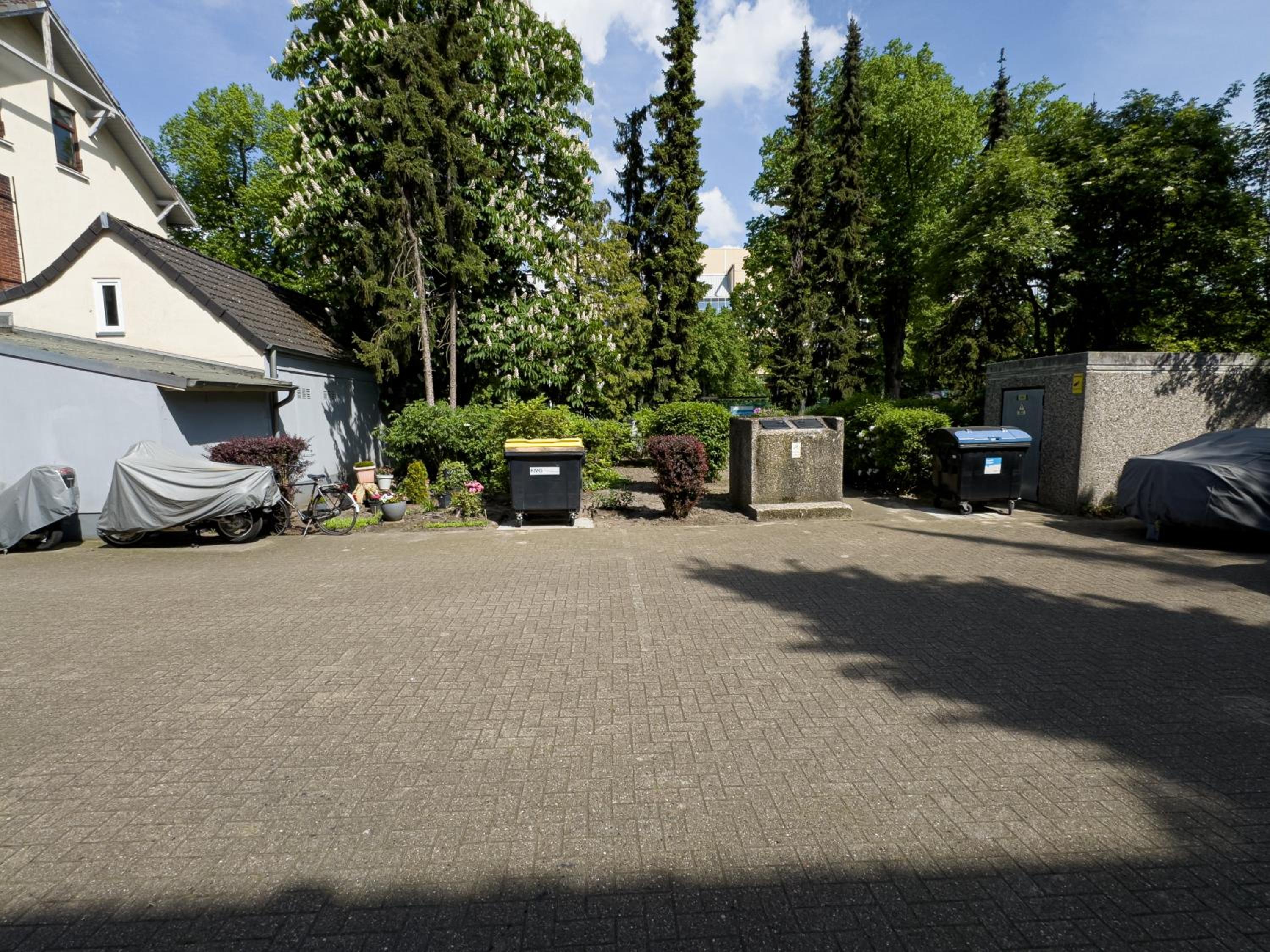 ImmoStay S#2 Zimmer - Free Parking & Balkon, WiFi & Nähe Mercedes Benz