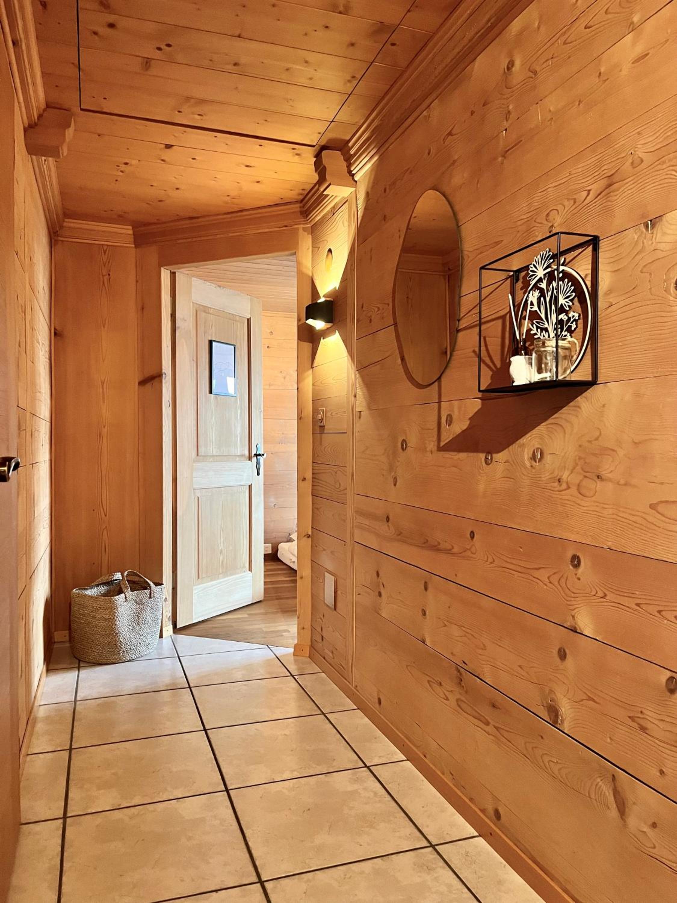 zentrale, gemütliche Wohnung im Schweizer Stil I Bergblick