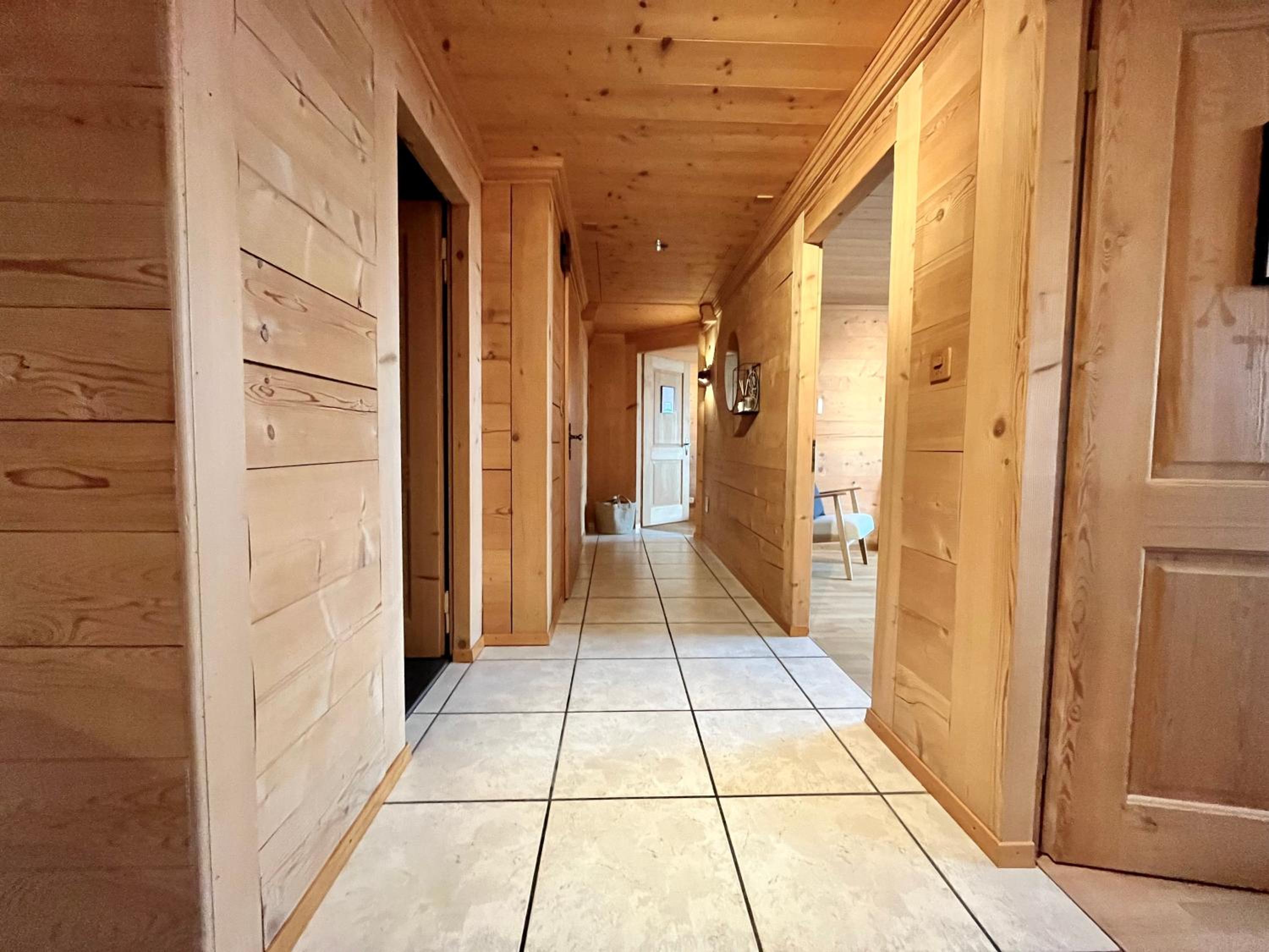 zentrale, gemütliche Wohnung im Schweizer Stil I Bergblick
