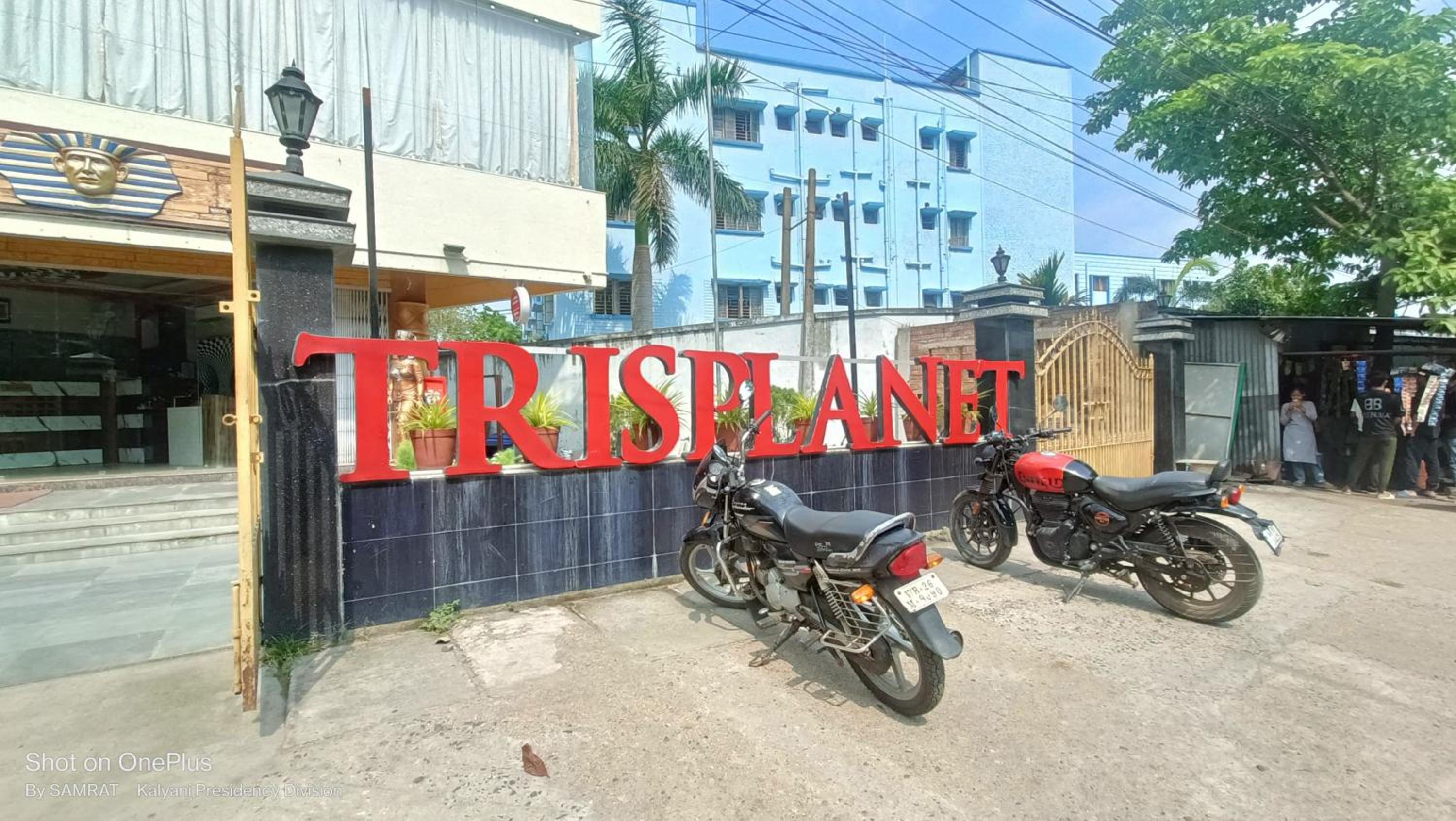 Trisplanet