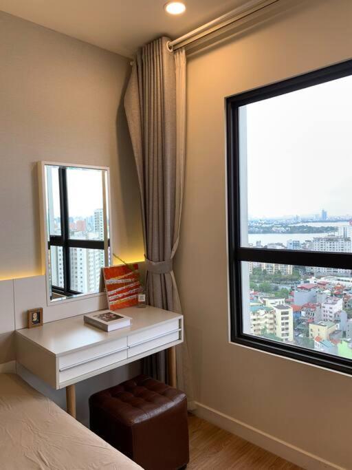 3 Bedrooms Apartment Westlake View Rental