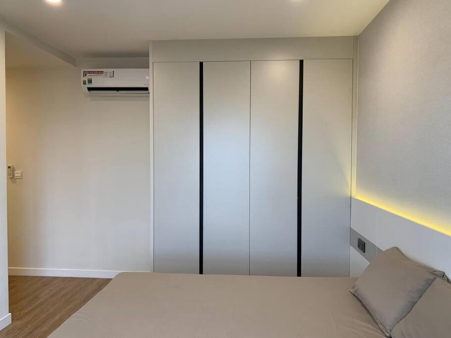 3 Bedrooms Apartment Westlake View Rental