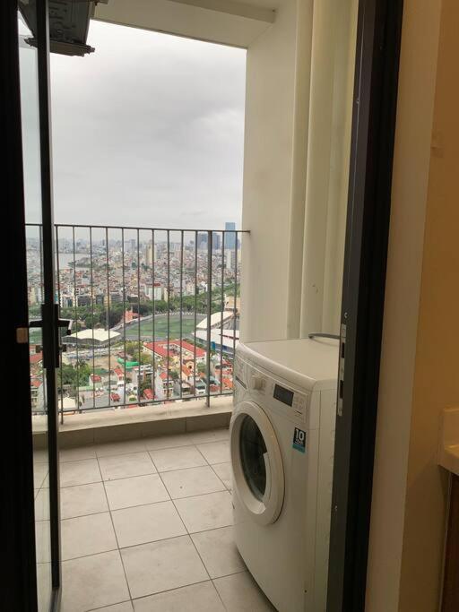 3 Bedrooms Apartment Westlake View Rental