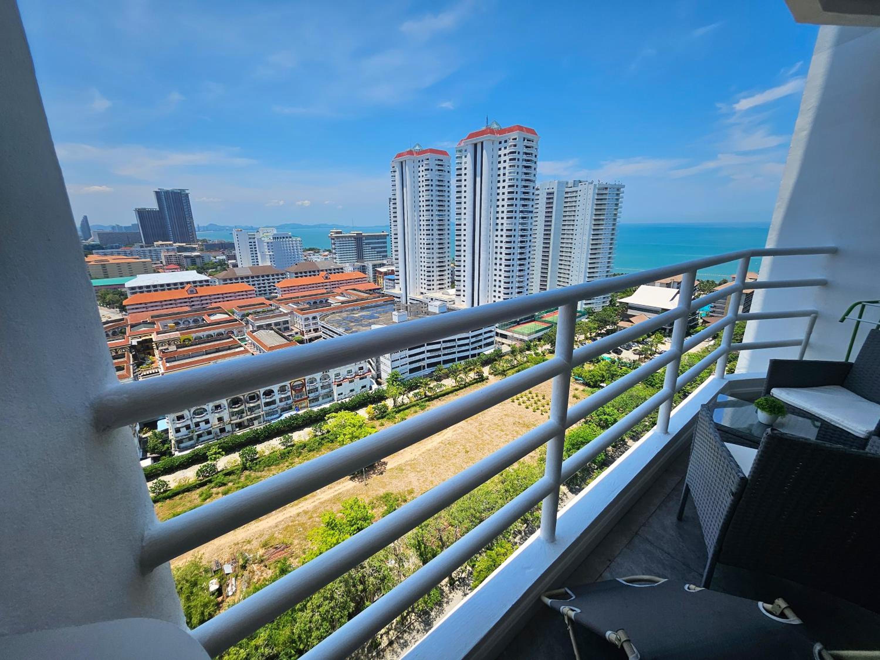 View Talay 5 Jomtien Beachfront