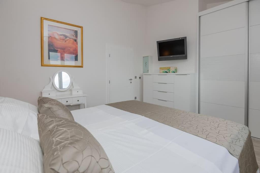 Villa Mira Mel mit privaten Pool - Makarska Exklusiv
