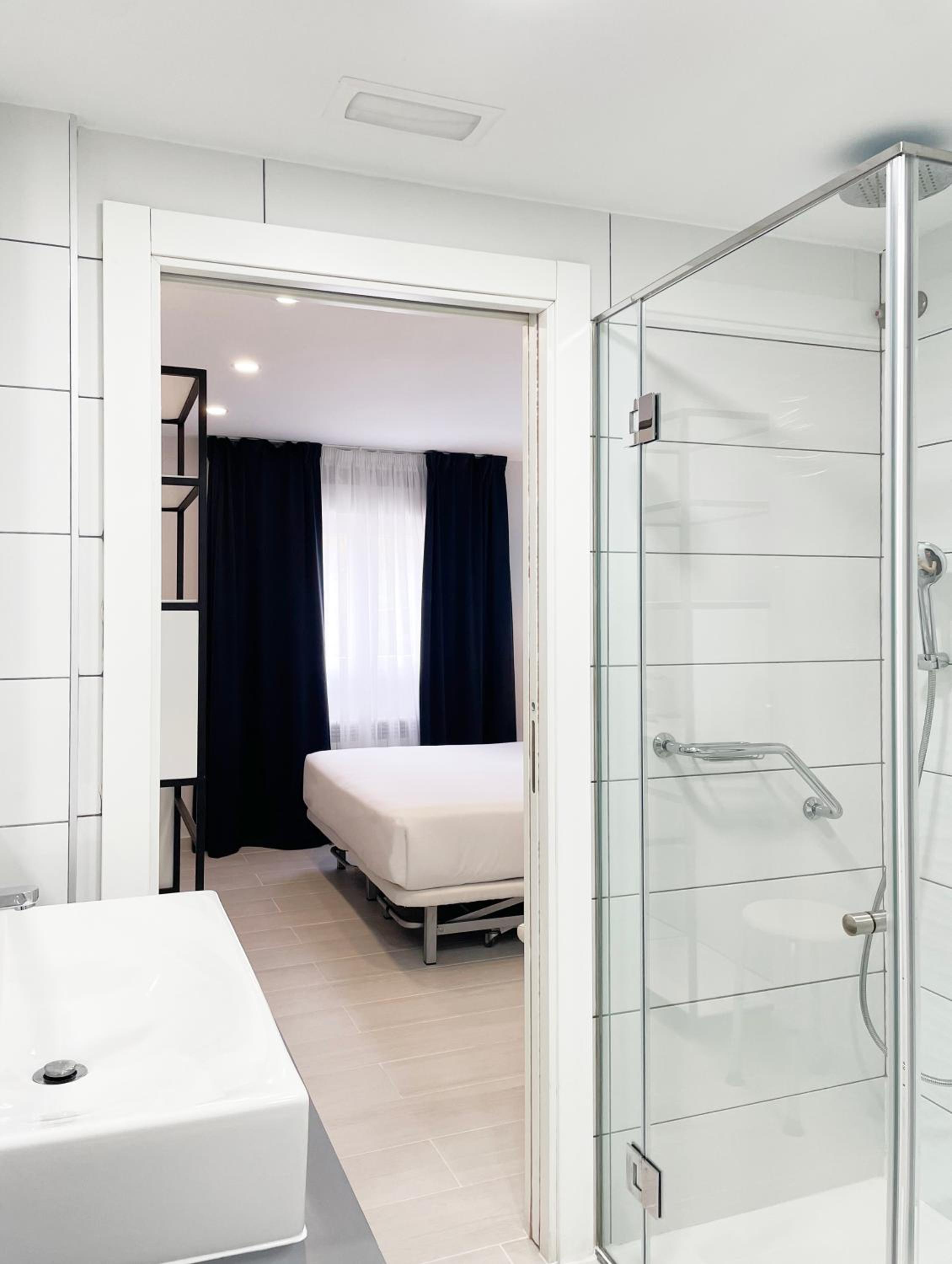 Four Rooms en Muxia — bathroom