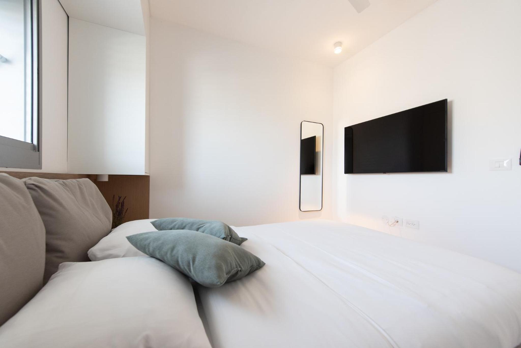PORT CITY HAIFA - Luxury Seaview Penthouse w Jaccuzzi view 5