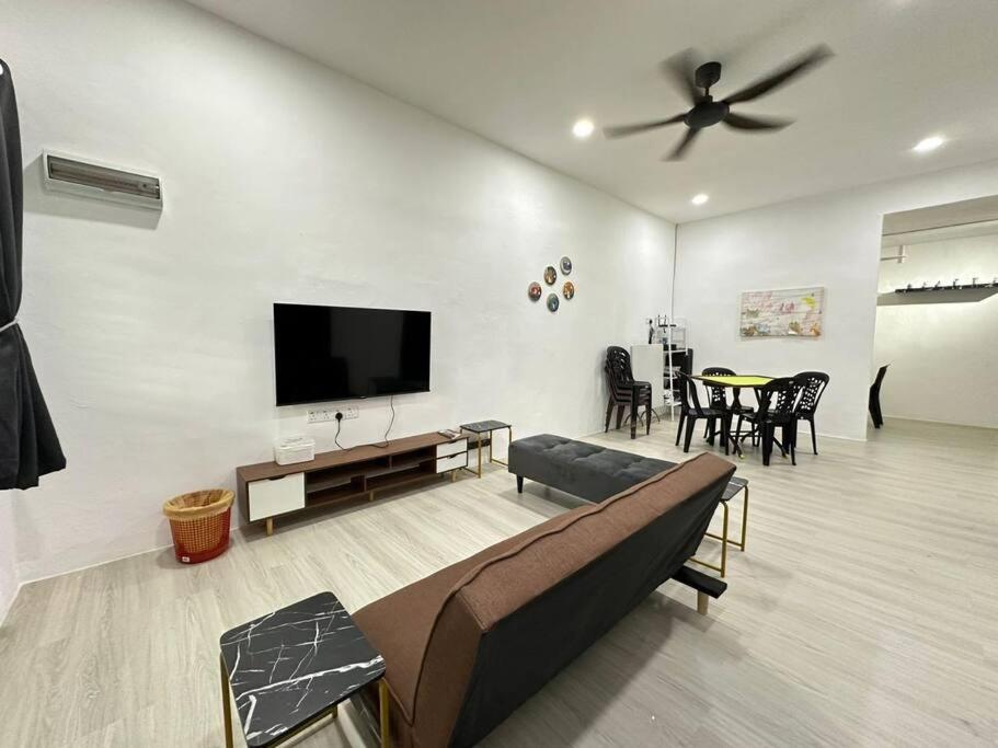 Home In Johor Bahru Near Sutera Mall photo 1