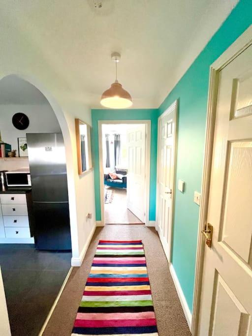 TM - Modern 1 bed parking and garden view 4
