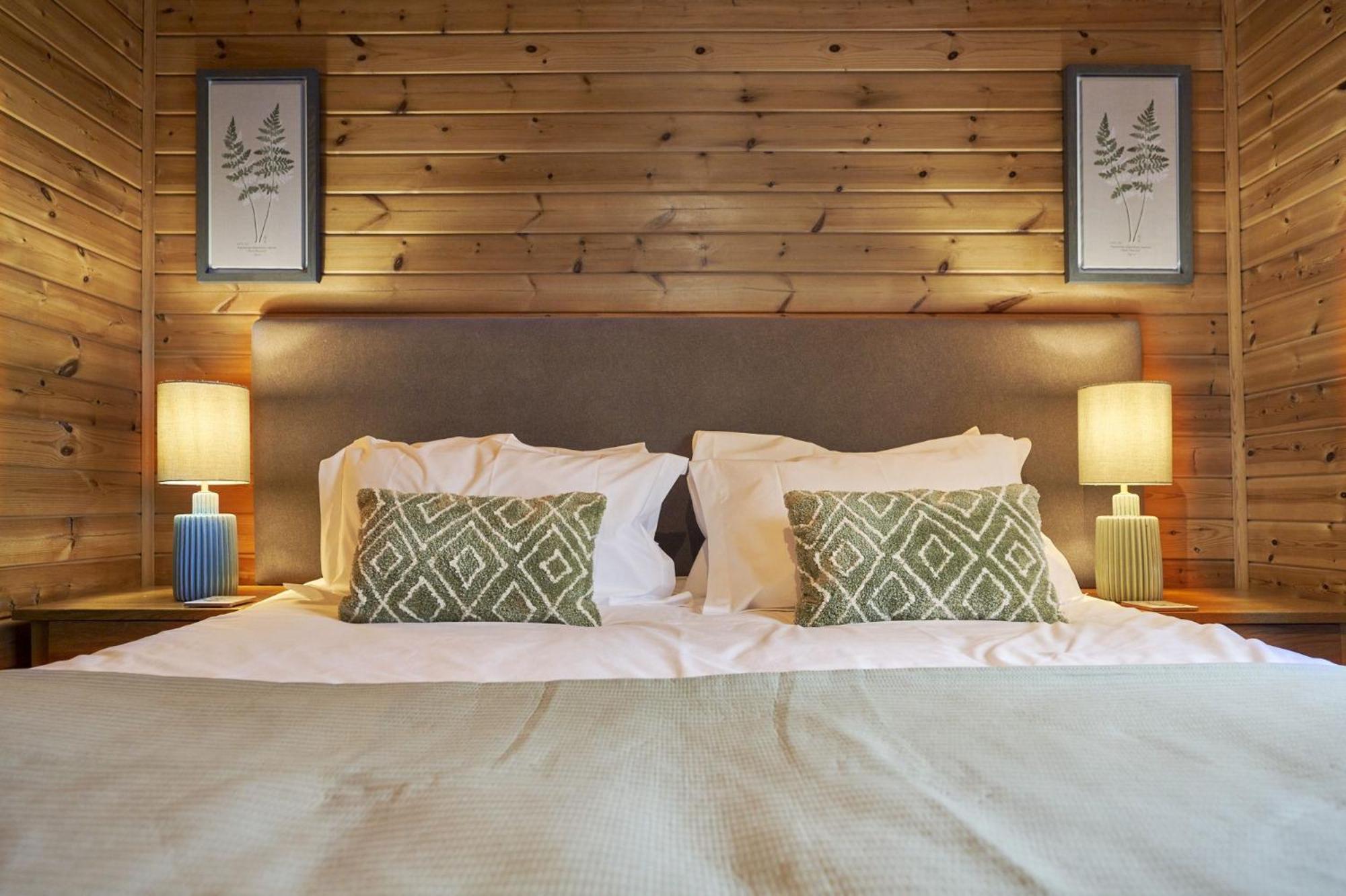 Dunnock Lodge with Hot-tub