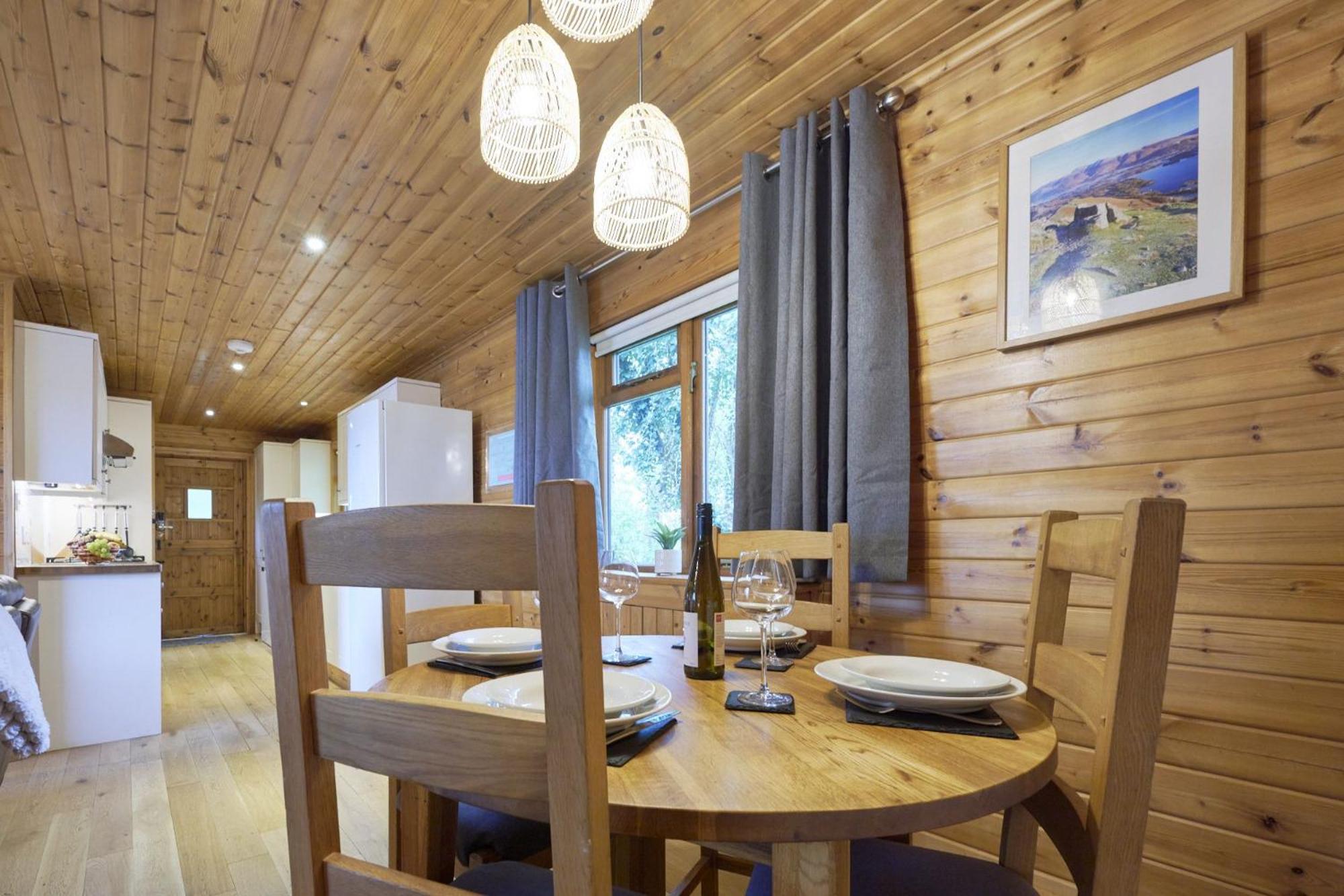 Dunnock Lodge with Hot-tub