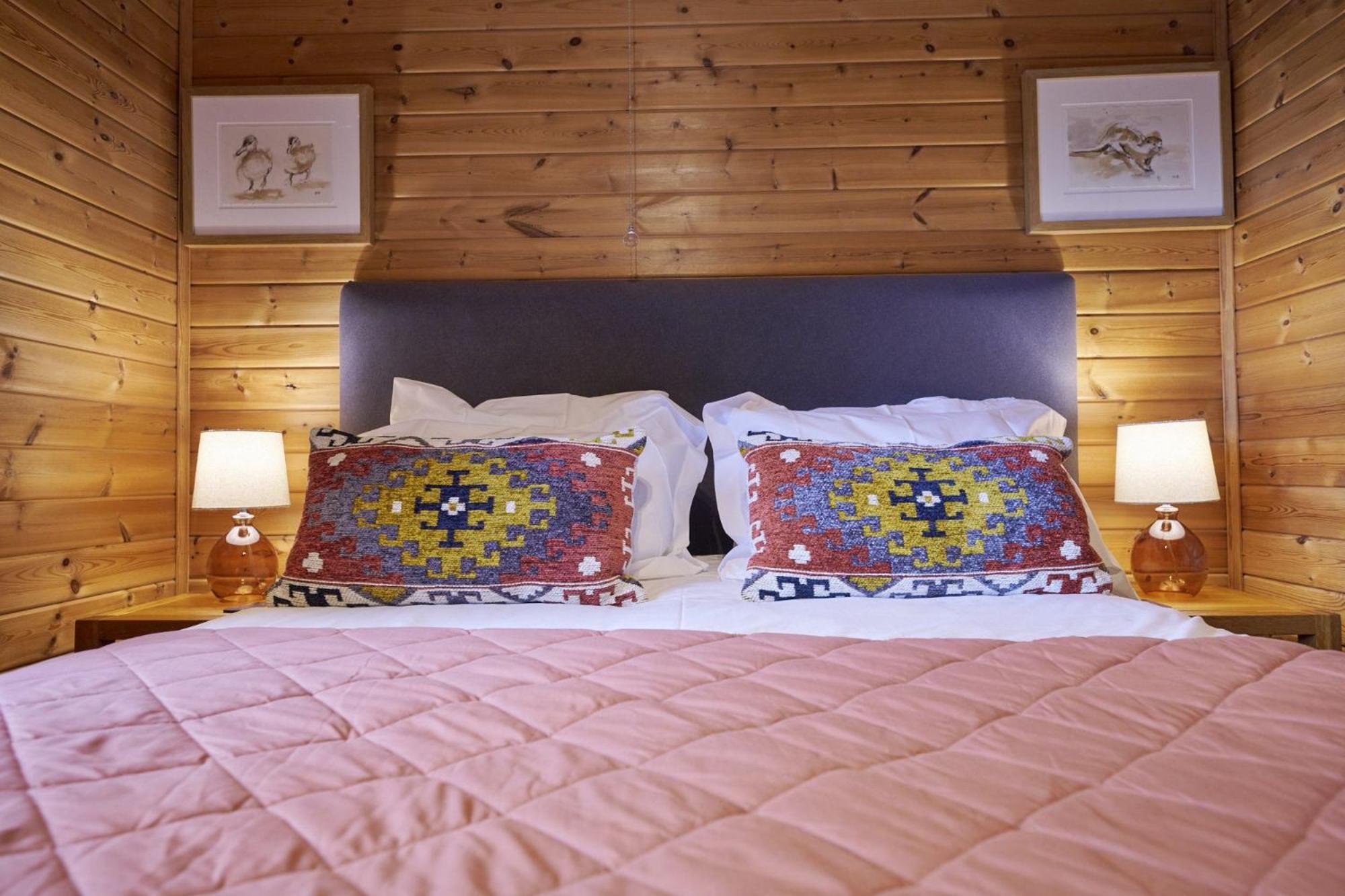 Dunnock Lodge with Hot-tub