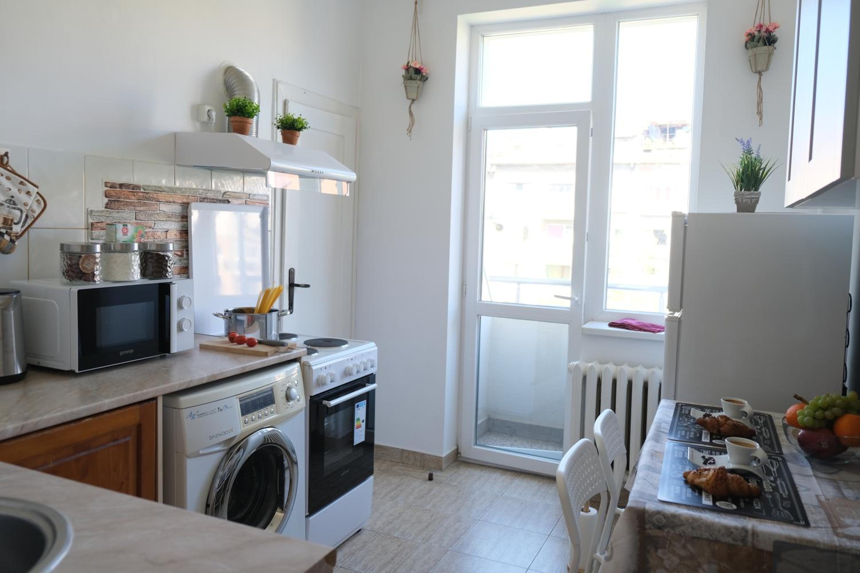 CENTRAL Apartment -Games & PS3- 15 min to NEVSKY CHATHEDRAL