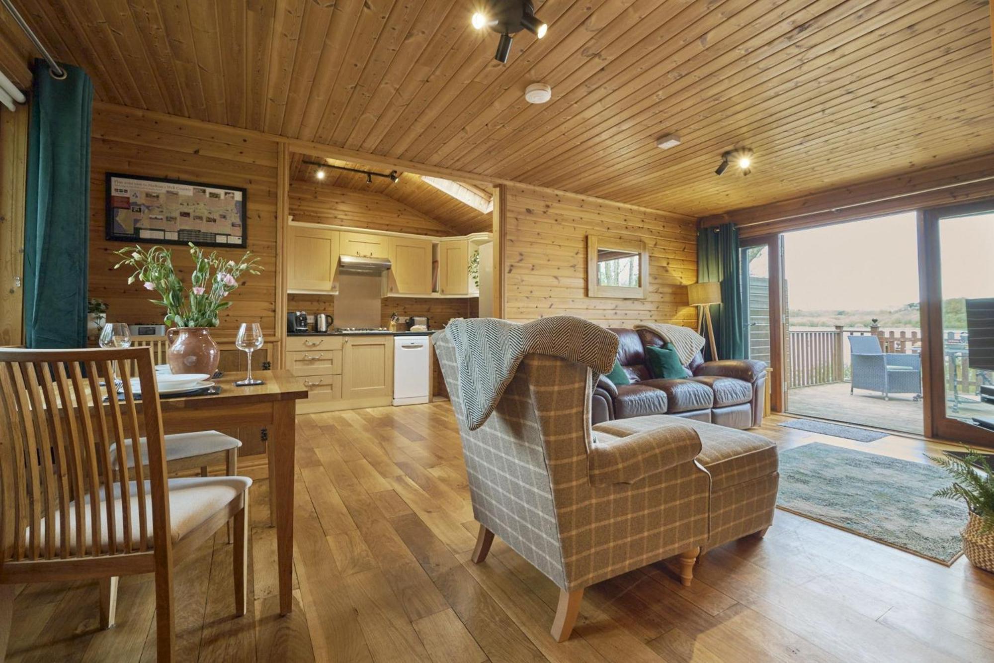 Fieldfare Lodge with Hot-tub view 3