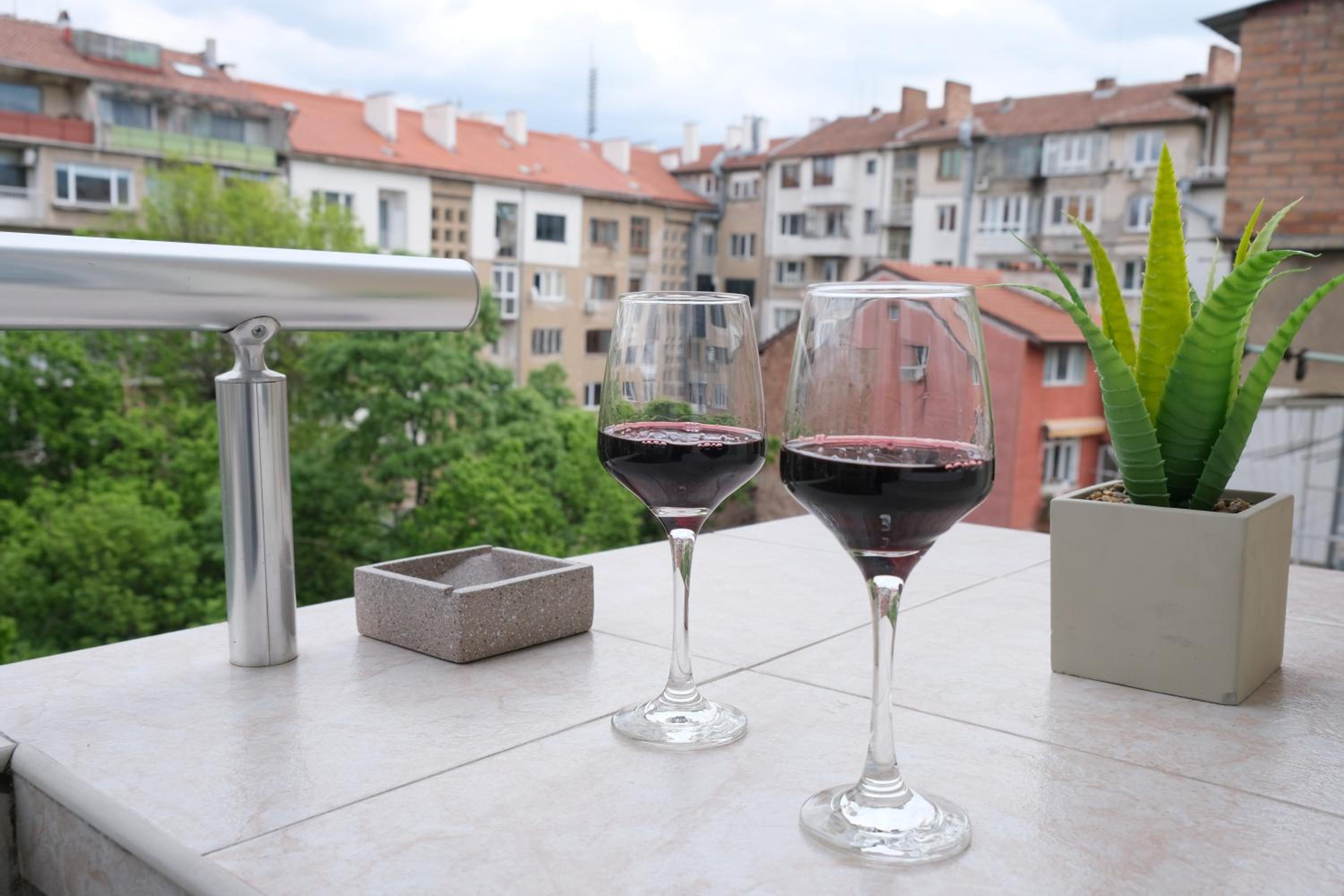 CENTRAL Apartment -Games & PS3- 15 min to NEVSKY CHATHEDRAL